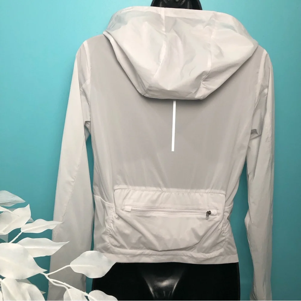 ⭐️NEW⭐️ Nike Shield Crop Running Jacket Women - Picture 3 of 14